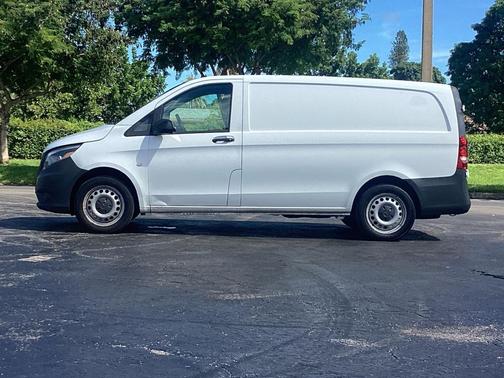 2020 Mercedes-Benz Metris Base