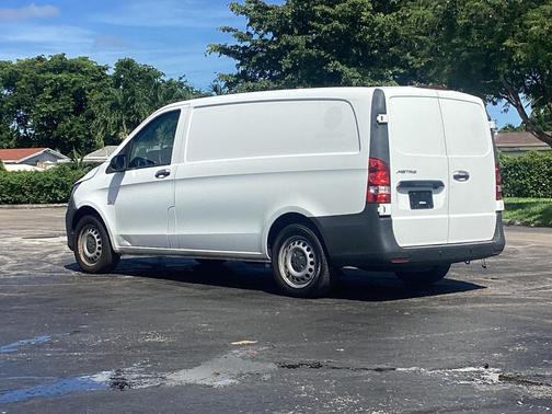 2020 Mercedes-Benz Metris Base