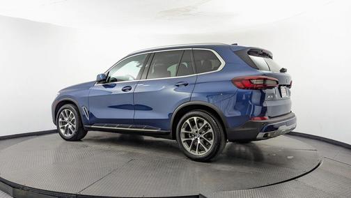Phytonic Blue Metallic 2023 BMW X5 sDrive40i