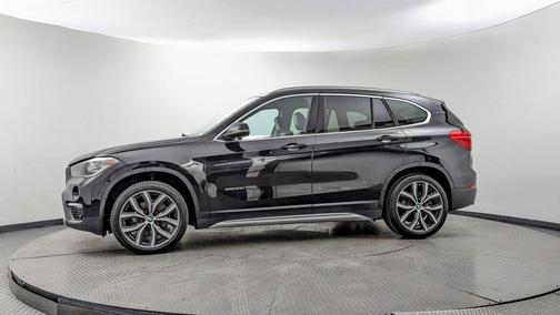 Black Sapphire Metallic 2018 BMW X1 sDrive28i