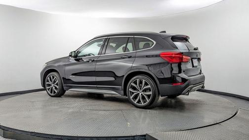 Black Sapphire Metallic 2018 BMW X1 sDrive28i