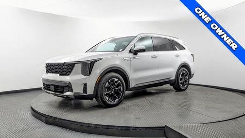 Glacial White Pearl 2024 Kia Sorento S