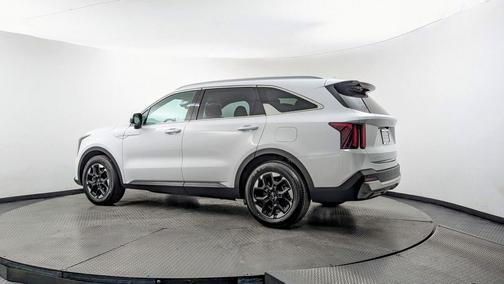 Glacial White Pearl 2024 Kia Sorento S