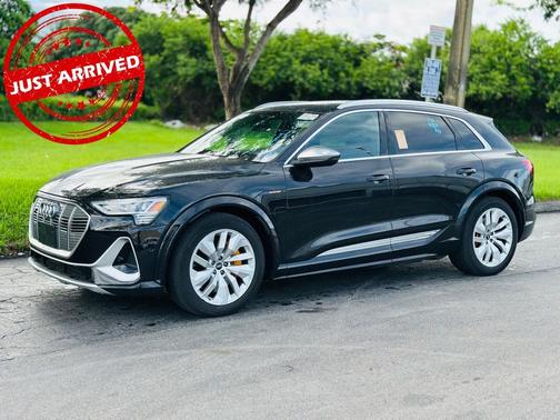 2022 Audi e-tron S Premium Plus