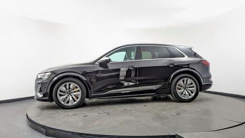 2022 Audi e-tron S Premium Plus