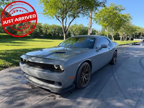 Destroyer Gray Clearcoat 2017 Dodge Challenger R/T