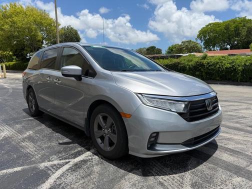 Lunar Silver Metallic 2022 Honda Odyssey EX