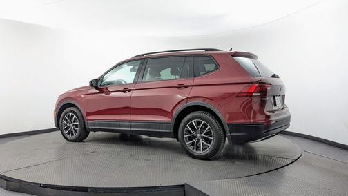 Cardinal Red Metallic 2019 Volkswagen Tiguan 2.0T SE 4MOTION