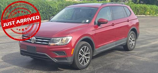 Cardinal Red Metallic 2019 Volkswagen Tiguan 2.0T SE 4MOTION