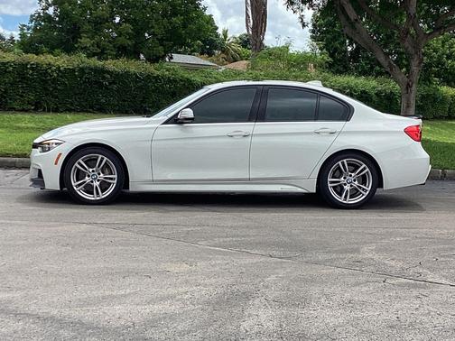 2018 BMW 330 i