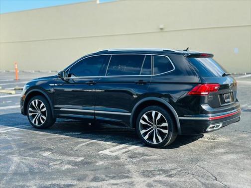 2022 Volkswagen Tiguan 2.0T SEL R-Line 4MOTION