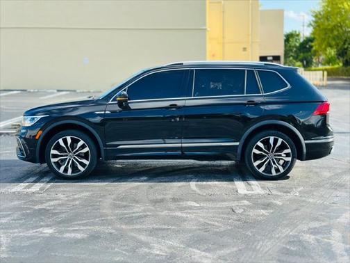 2022 Volkswagen Tiguan 2.0T SEL R-Line 4MOTION