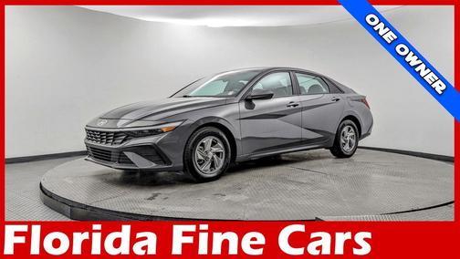 2024 Hyundai ELANTRA SE