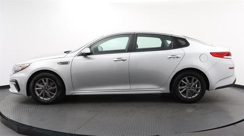 Photo 3 of 34 of 2020 Kia Optima LX