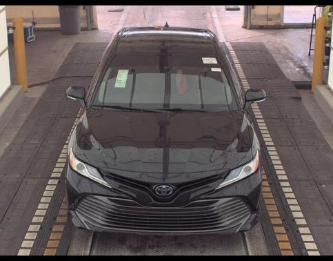 2020 Toyota Camry Hybrid XLE