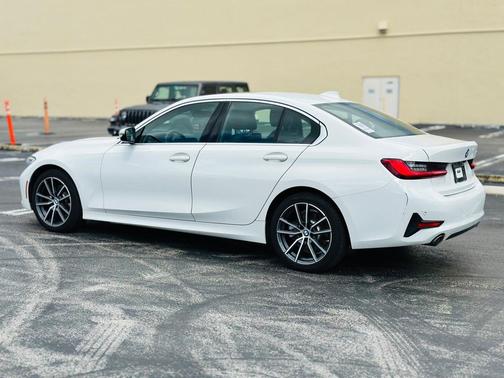 2020 BMW 330 i