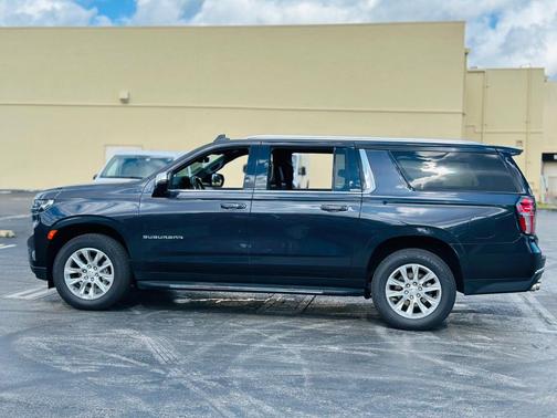 2023 Chevrolet Suburban Premier