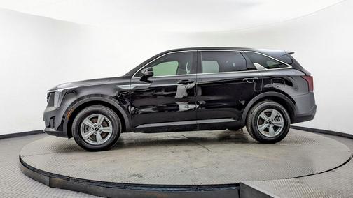 2025 Kia Sorento LX