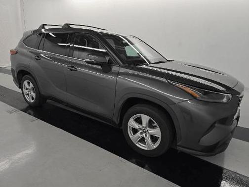 2022 Toyota Highlander L