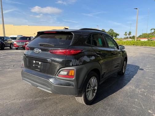 2021 Hyundai KONA SEL