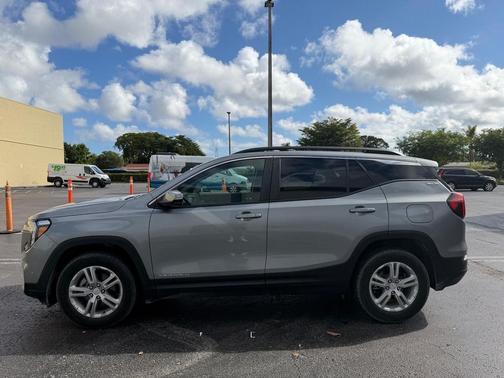 2023 GMC Terrain SLE