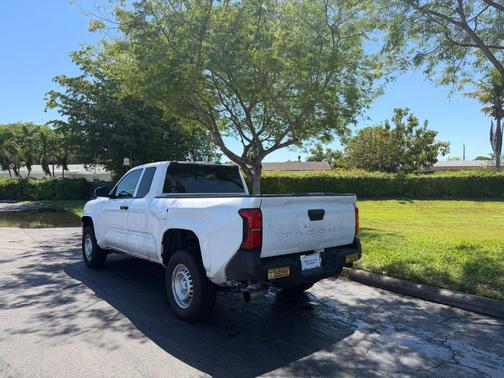 Ice Cap 2024 Toyota Tacoma SR