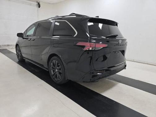 2022 Toyota Sienna XSE 7 Passenger