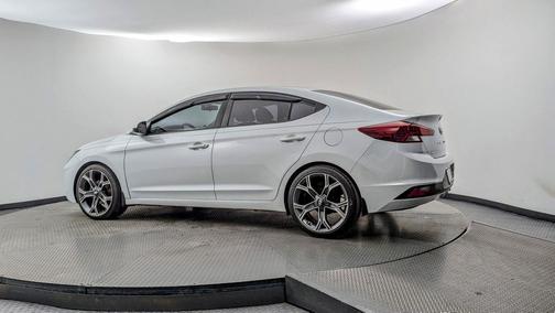 2019 Hyundai ELANTRA SE