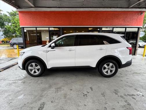 2023 Kia Sorento LX