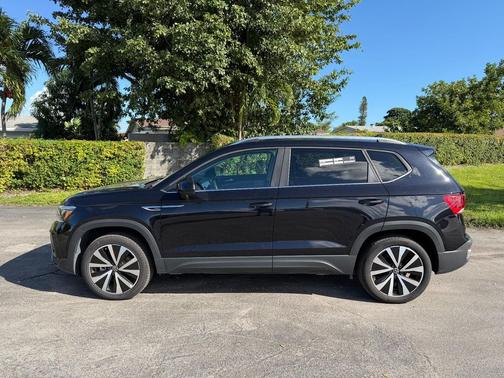 2024 Volkswagen Taos SE