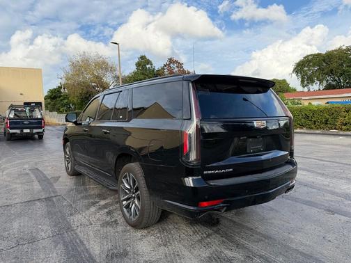 2023 Cadillac Escalade ESV Sport