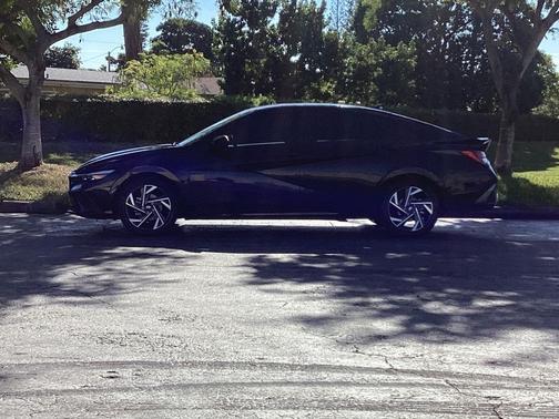 2025 Hyundai ELANTRA HEV SEL Sport