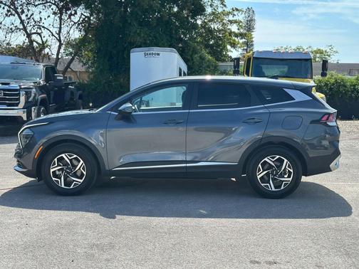 Gravity Gray 2024 Kia Sportage LX