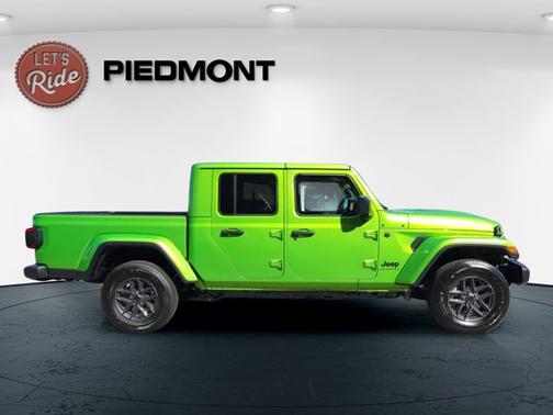 2025 Jeep Gladiator Sport S