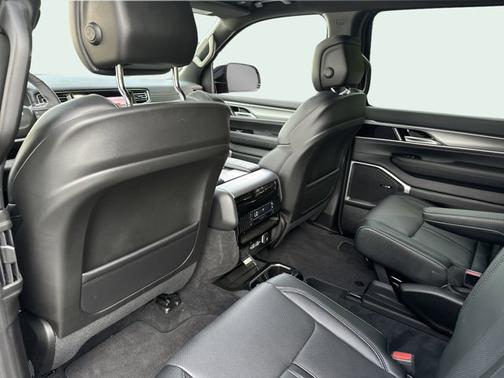 2025 Jeep Wagoneer Series II Carbide