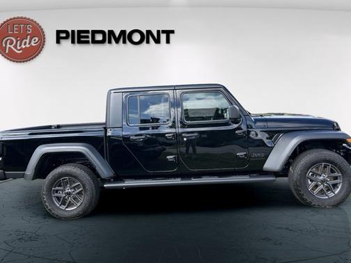 2025 Jeep Gladiator Sport S