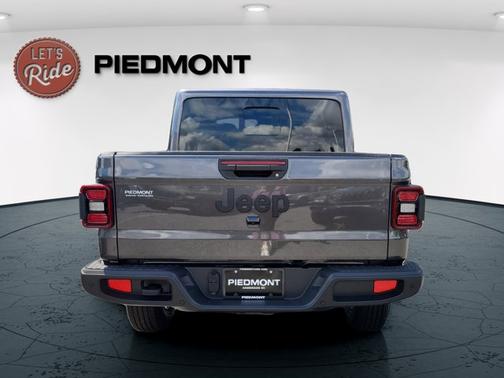 2025 Jeep Gladiator Sport S