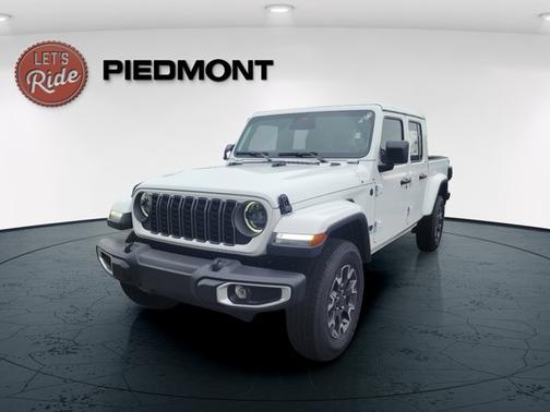 Bright White Clearcoat 2026 Jeep Gladiator Sahara