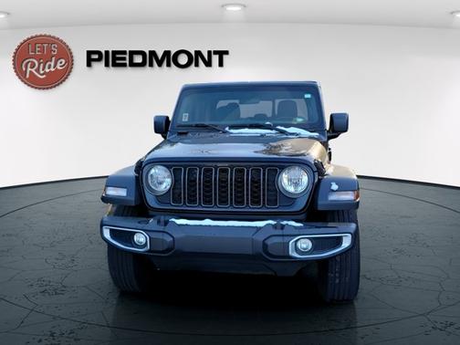 2024 Jeep Gladiator Sport