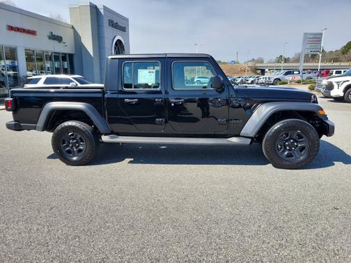 2024 Jeep Gladiator Sport