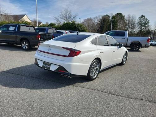 2022 Hyundai SONATA SEL