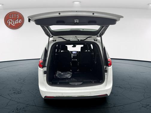 2025 Chrysler Pacifica Hybrid Select