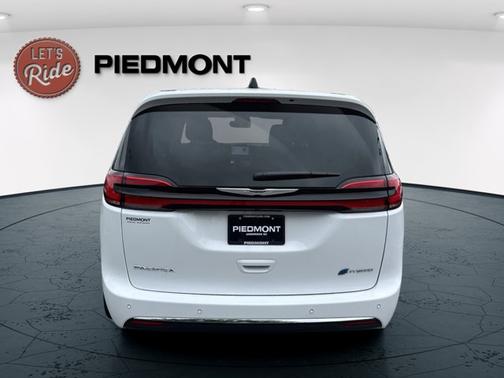2025 Chrysler Pacifica Hybrid Select