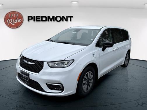 2025 Chrysler Pacifica Hybrid Select
