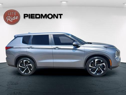 Gray 2022 Mitsubishi Outlander SE