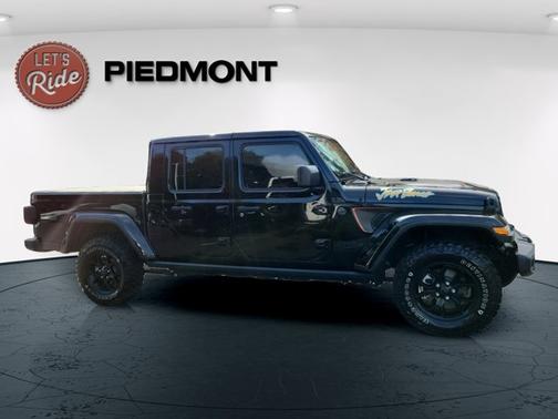 2024 Jeep Gladiator Jeep Beach