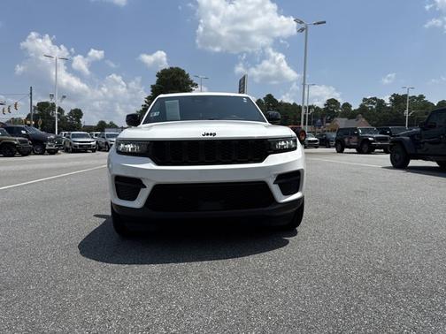 2022 Jeep Grand Cherokee Altitude