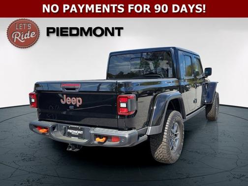 Black Clearcoat 2026 Jeep Gladiator Mojave X