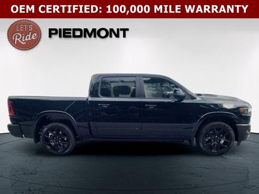 Diamond Black Crystal Pearlcoat 2026 RAM 1500 Laramie