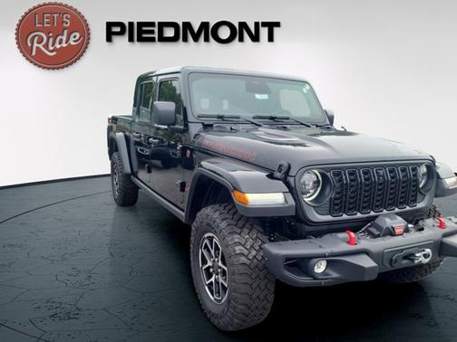 Black Clearcoat 2026 Jeep Gladiator Shadow Ops